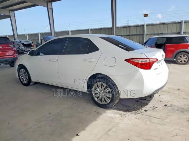 Toyota Corolla 2017 White