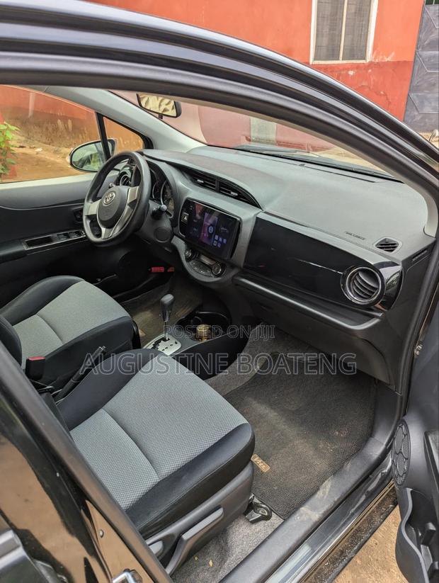 Toyota Vitz 2012 Black