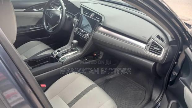 Honda Civic 2017 Blue