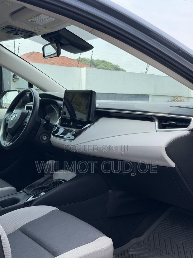 Toyota Corolla LE 2024 Gray