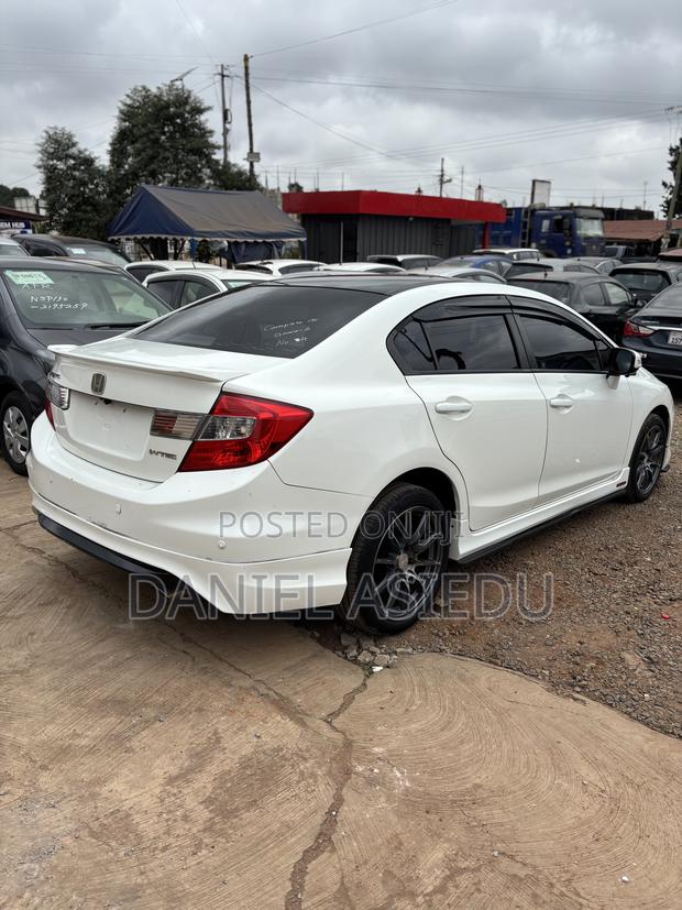 Honda Civic EX-L 4dr Sedan w/Nav (1.8L 4cyl CVT) 2014 White