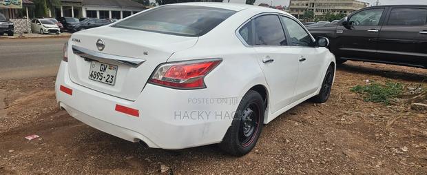 Nissan Altima 2015 White
