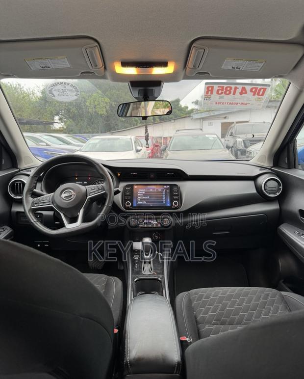 Nissan Kicks SV 2023 Blue