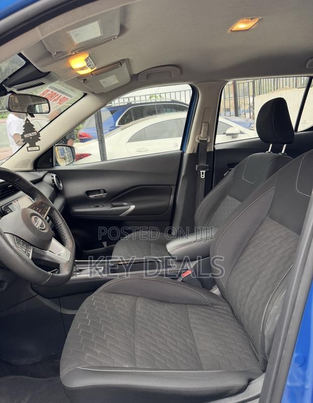 Nissan Kicks SV 2023 Blue