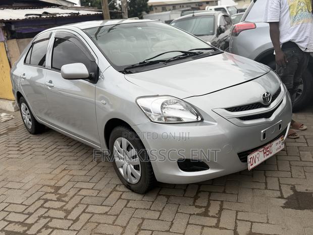 Toyota Belta 2010 Gray