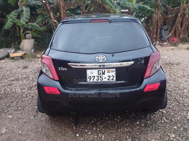 Toyota Vitz 2012 Black