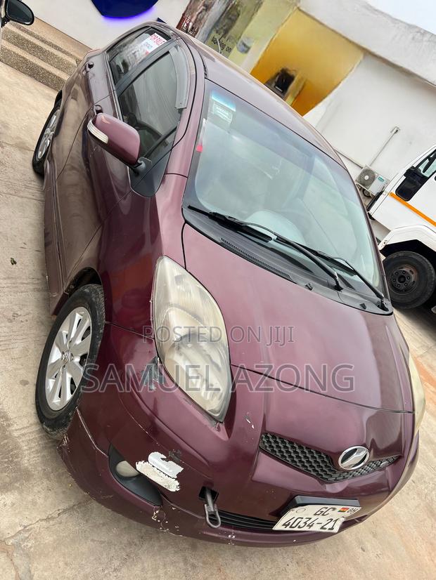 Toyota Vitz 1.3 AWD 3dr 2010 Burgundy