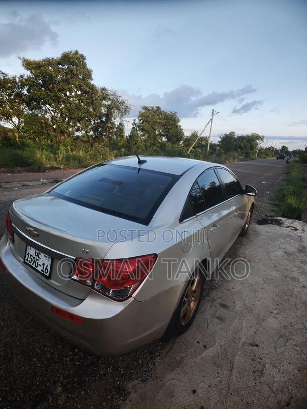 Chevrolet Cruze 2012 Brown