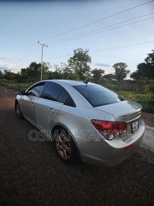 Chevrolet Cruze 2012 Brown