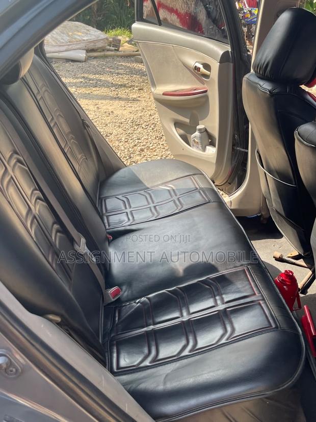 Toyota Corolla 2009 Gray