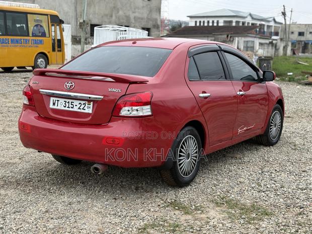 Toyota Yaris 2010 Red