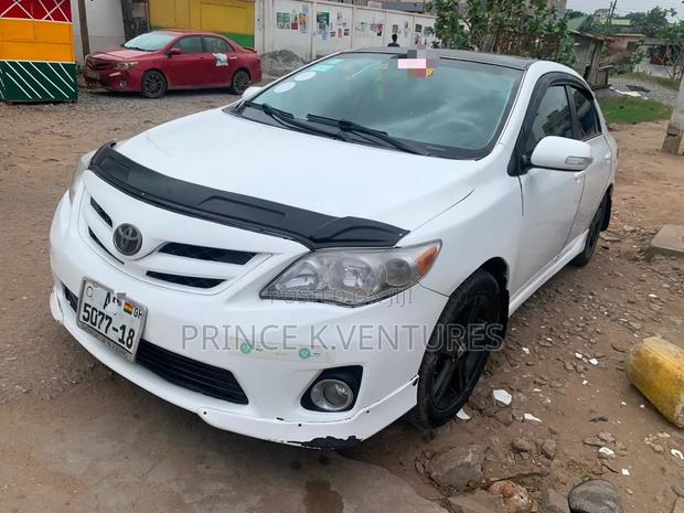 Toyota Corolla Base 4dr Sedan (1.8L 4cyl 5M) 2010 White