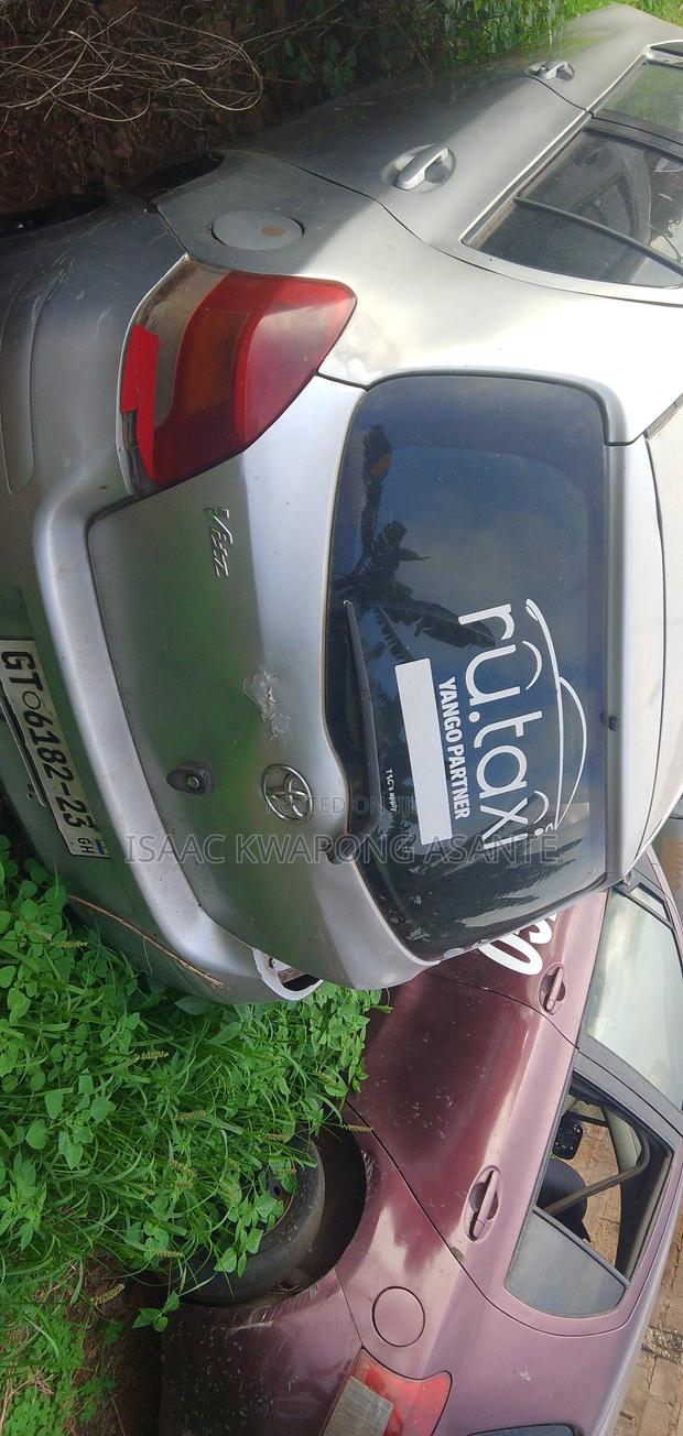 Toyota Vitz 1.0 FWD 5dr 2010 Gray