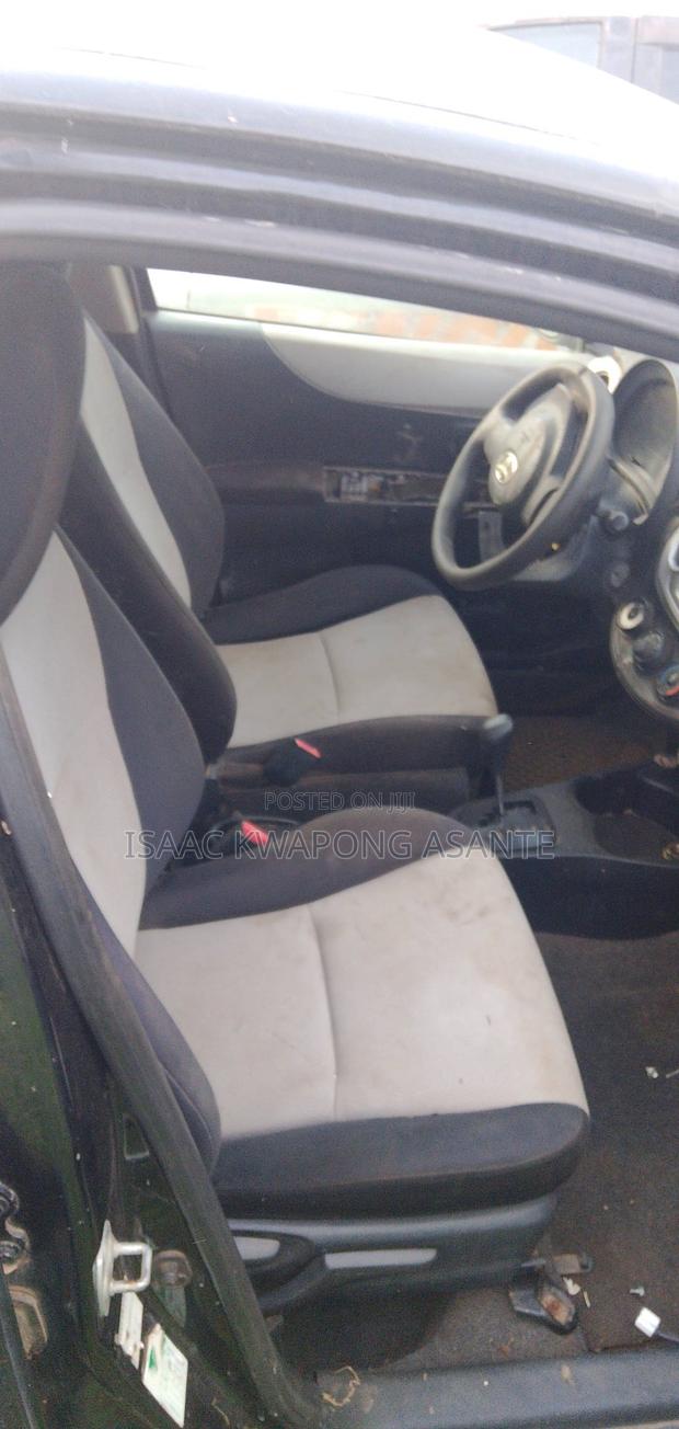Toyota Vitz 1.0 FWD 5dr 2011 Black