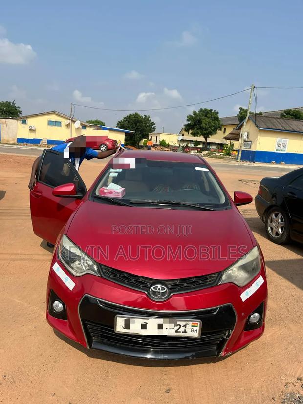 Toyota Corolla 2016 Red