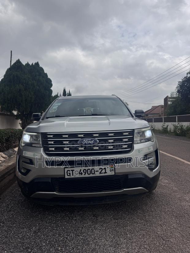 Ford Explorer 2016 Silver