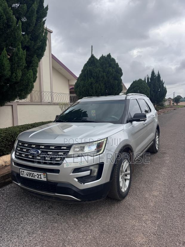 Ford Explorer 2016 Silver