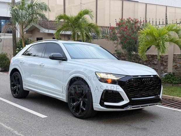 Audi RS Q8 2022 White