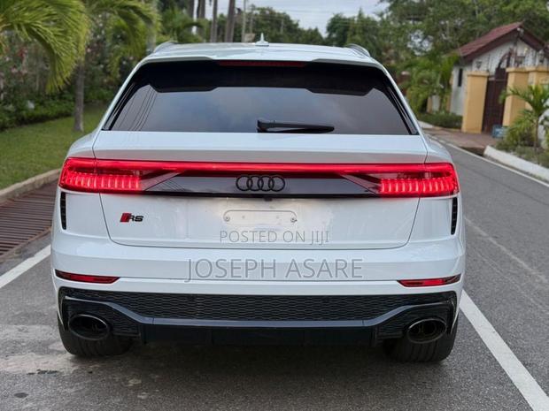 Audi RS Q8 2022 White