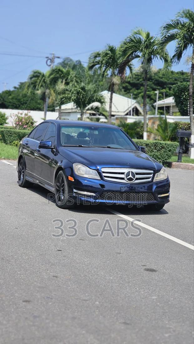 Mercedes-Benz C250 2014 Blue
