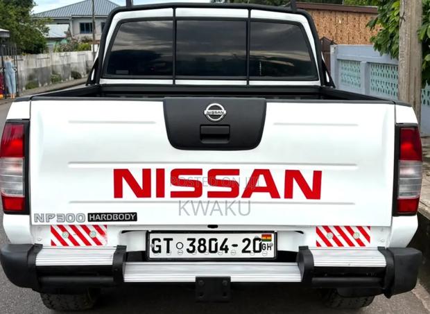Nissan Hardbody 2020 White