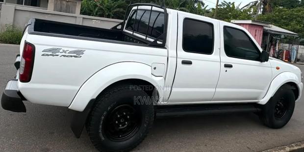 Nissan Hardbody 2020 White