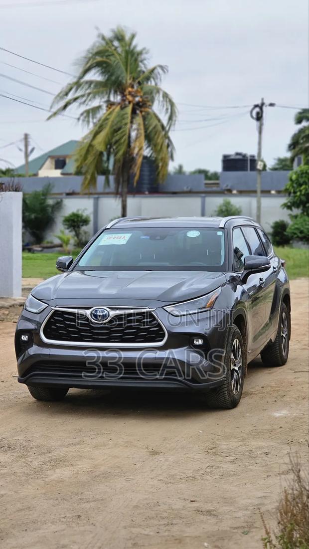 Toyota Highlander 2021 Gray