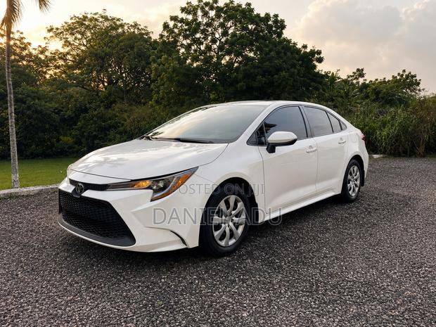 Toyota Corolla LE 2020 White