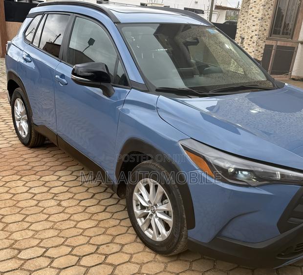 Toyota Corolla Cross LE 2026 Blue