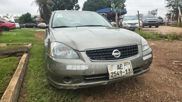 Nissan Altima 2010 Gray