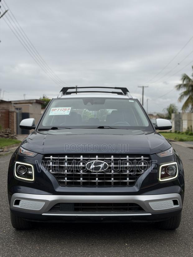 Hyundai Venue 2021 Blue