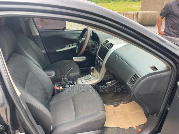 Toyota Corolla 2010 Black