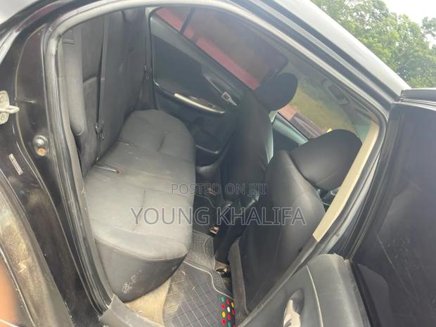 Toyota Corolla 2010 Black