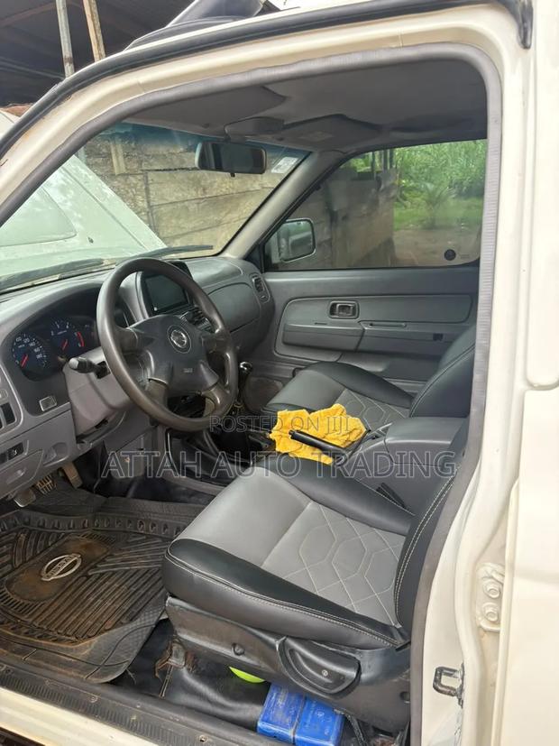 Nissan Hardbody 2019 White