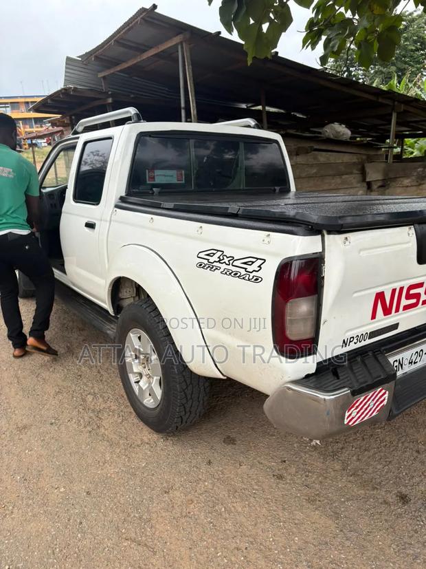 Nissan Hardbody 2019 White