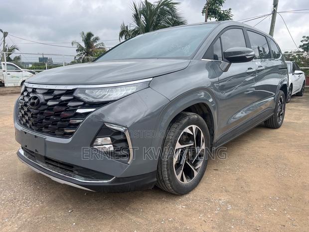 Hyundai Custin 2022 Gray