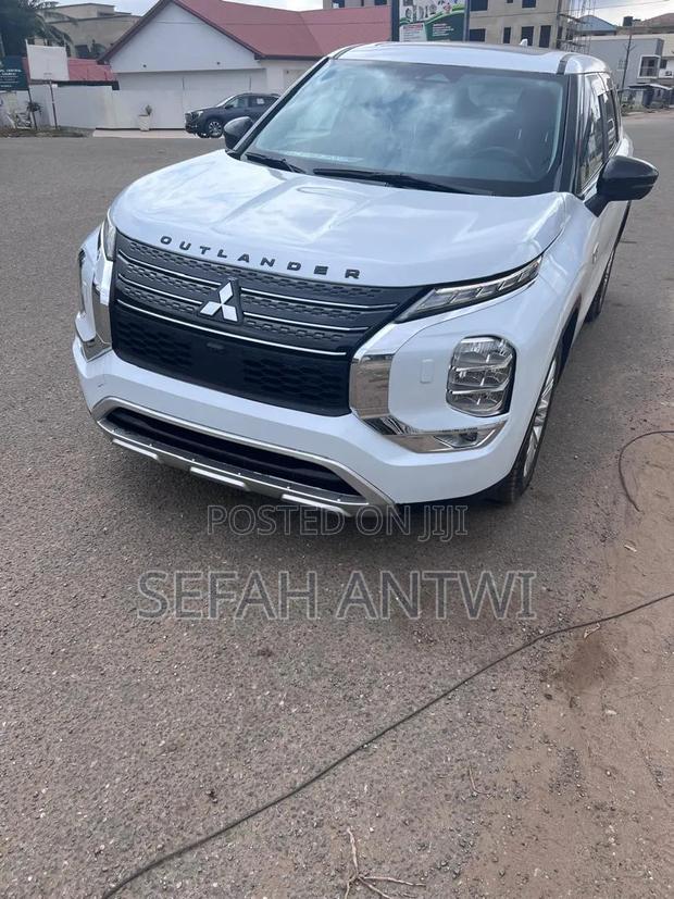 Mitsubishi Outlander SE 2023 White
