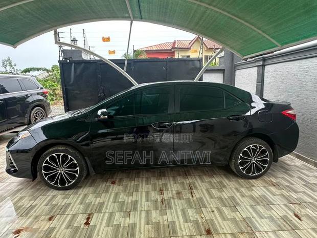 Toyota Corolla 2017 Black
