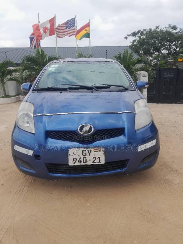 Toyota Vitz 2010 Blue