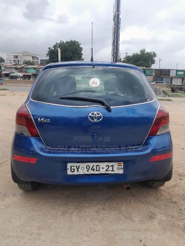 Toyota Vitz 2010 Blue