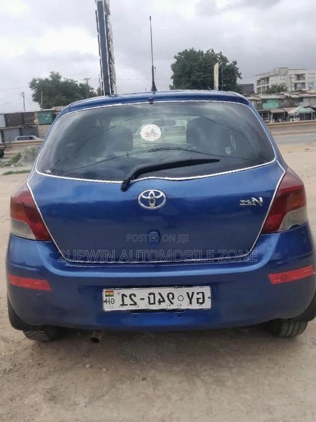 Toyota Vitz 2010 Blue