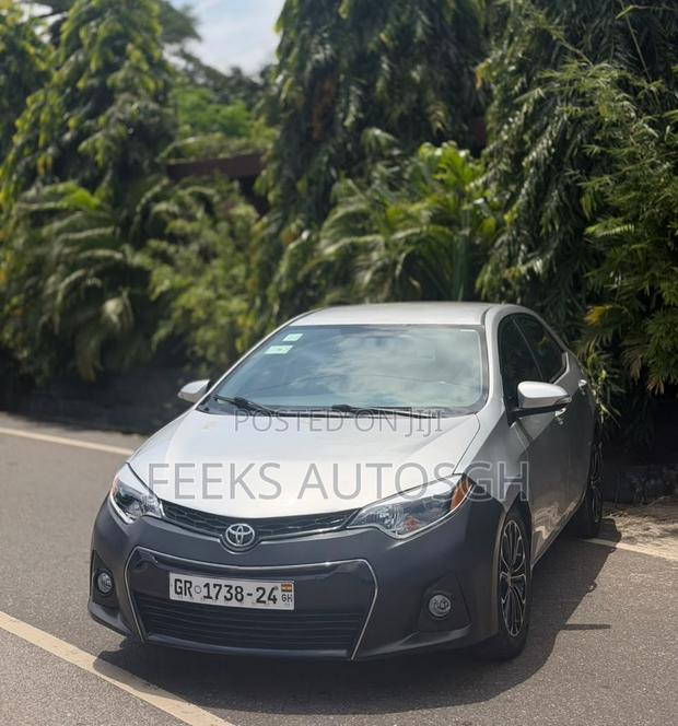 Toyota Corolla S 4dr Sedan (1.8L 4cyl CVT) 2015 Silver