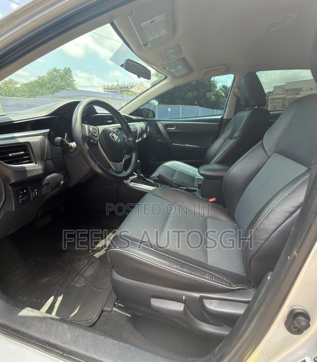 Toyota Corolla S 4dr Sedan (1.8L 4cyl CVT) 2015 Silver