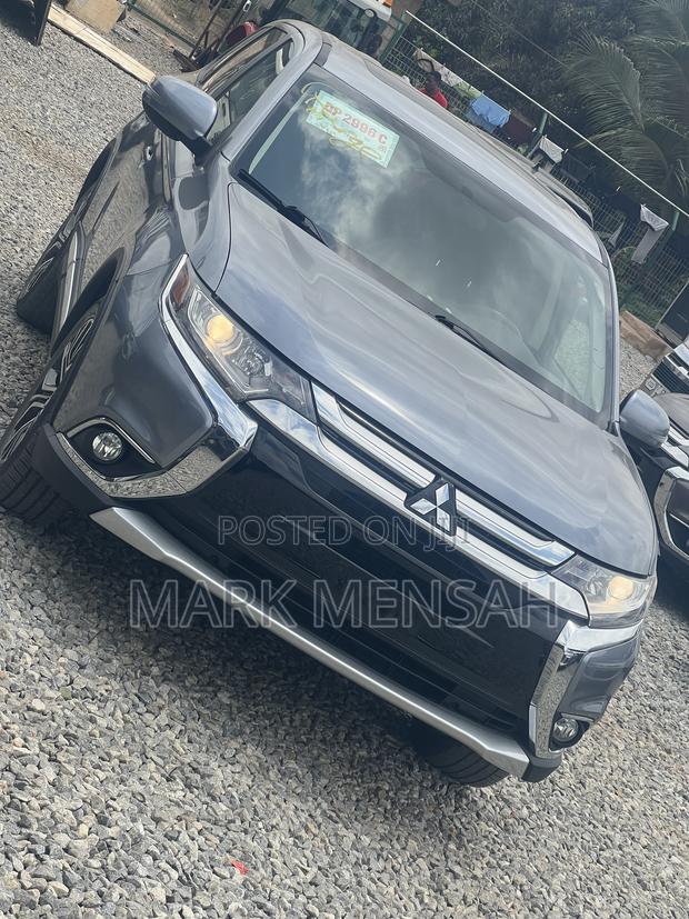 Mitsubishi Outlander 2017 Gray