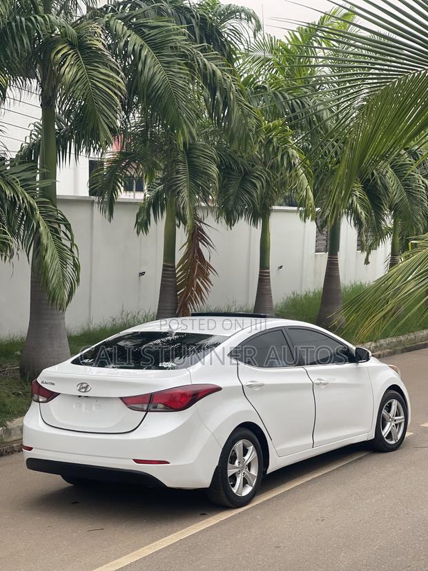 Hyundai Elantra Value Edition Sedan FWD (1.8L 4cyl 6A) 2016 White