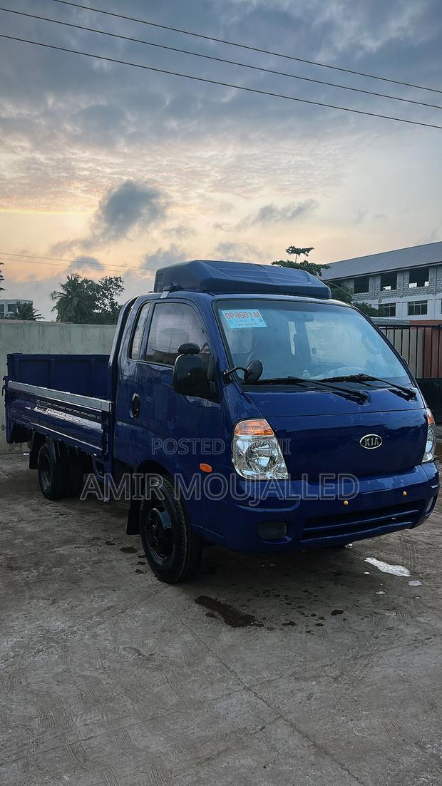 Kia Bongo 2012 Blue