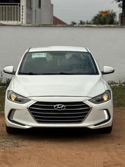 Hyundai Elantra Limited Sedan FWD (2.0L 4cyl 6A) 2017 White for sale