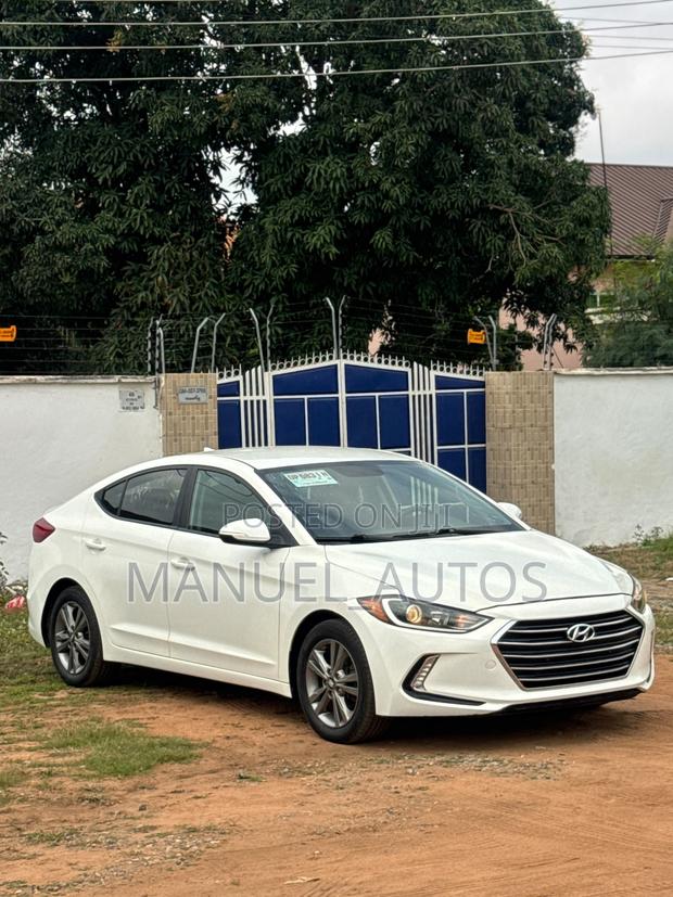 Hyundai Elantra Limited Sedan FWD (2.0L 4cyl 6A) 2017 White