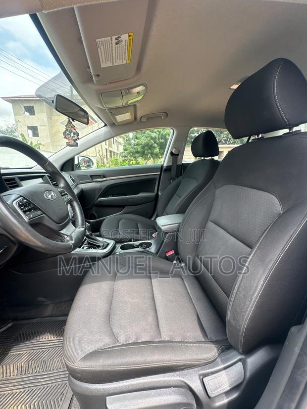 Hyundai Elantra Limited Sedan FWD (2.0L 4cyl 6A) 2017 White