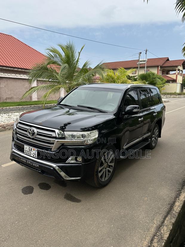 Toyota Land Cruiser 2010 Black